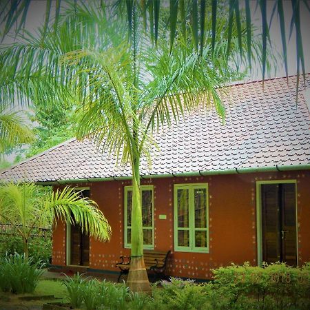 Sunbird Garden Resort Krishnagiri ภายนอก รูปภาพ