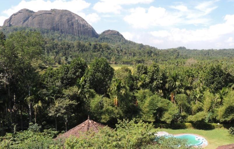 Sunbird Garden Resort Krishnagiri ภายนอก รูปภาพ