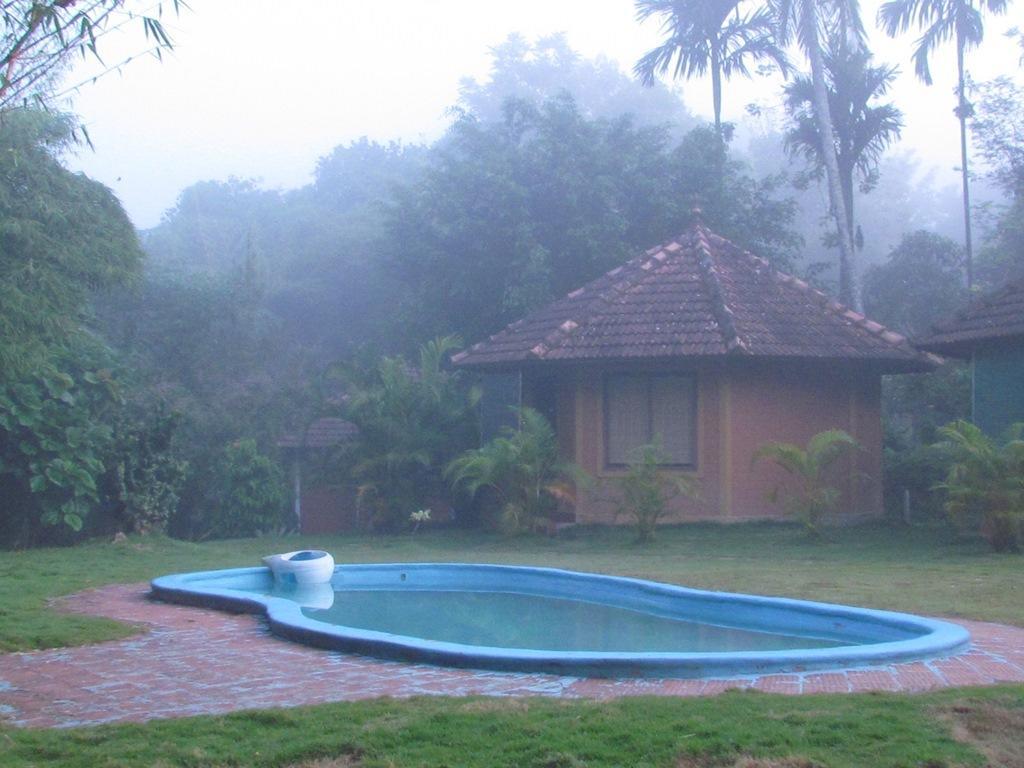 Sunbird Garden Resort Krishnagiri ภายนอก รูปภาพ