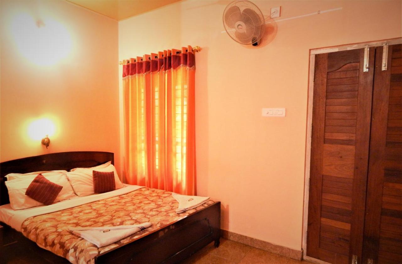 Sunbird Garden Resort Krishnagiri ภายนอก รูปภาพ