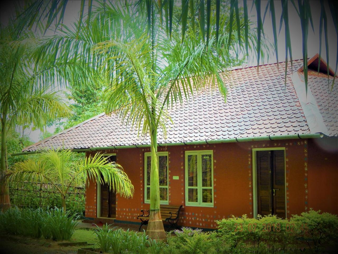 Sunbird Garden Resort Krishnagiri ภายนอก รูปภาพ